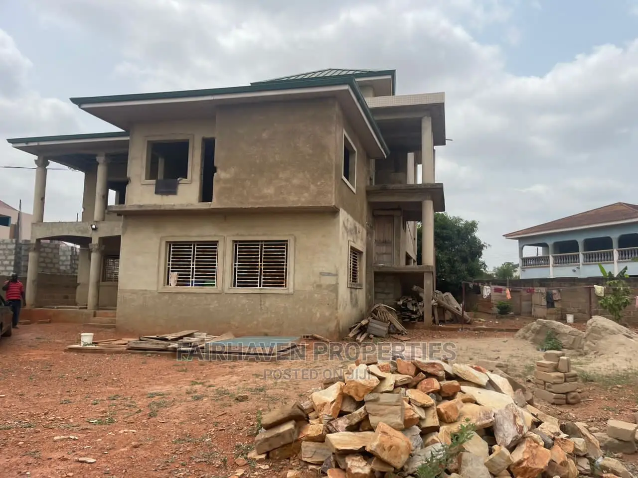 10bdrm House in Adenta for Sale in Adenta