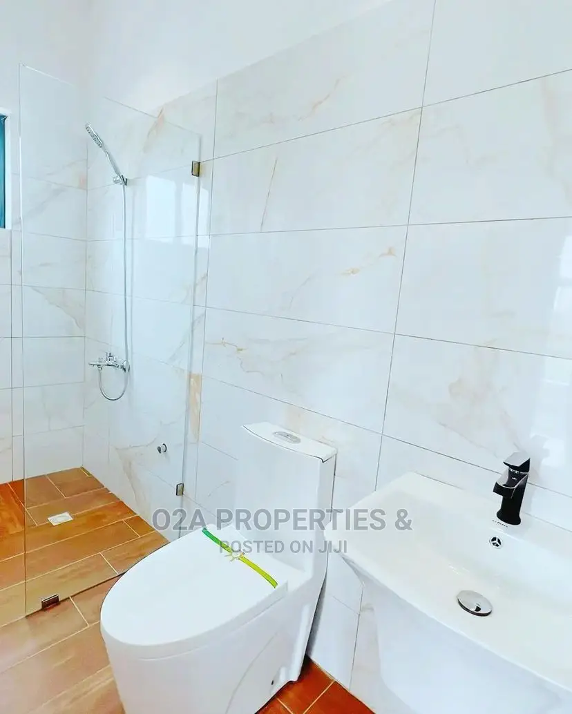 4bdrm House in School Junction for Sale in School Junction