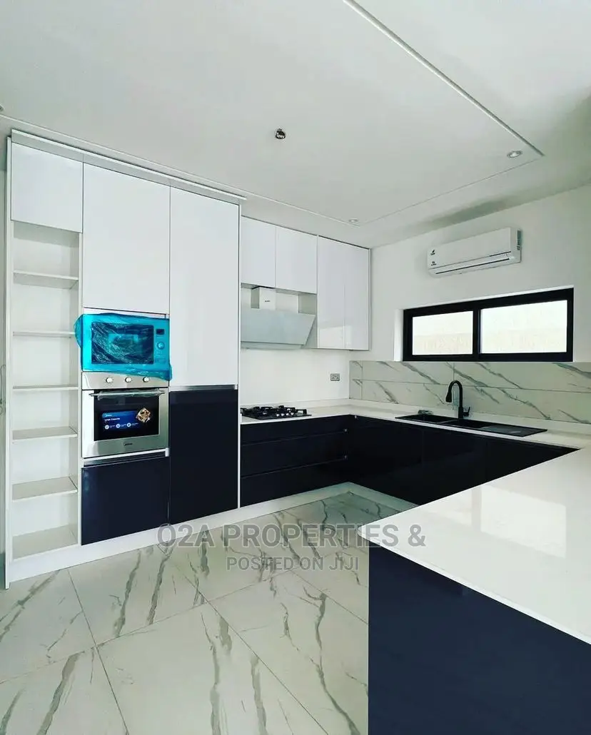 4bdrm House in School Junction for Sale in School Junction