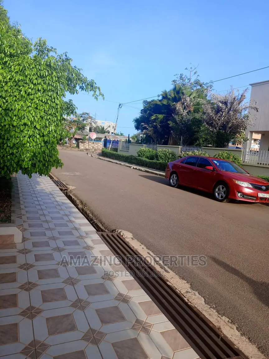 5bdrm House in Spintex for rent in Spintex