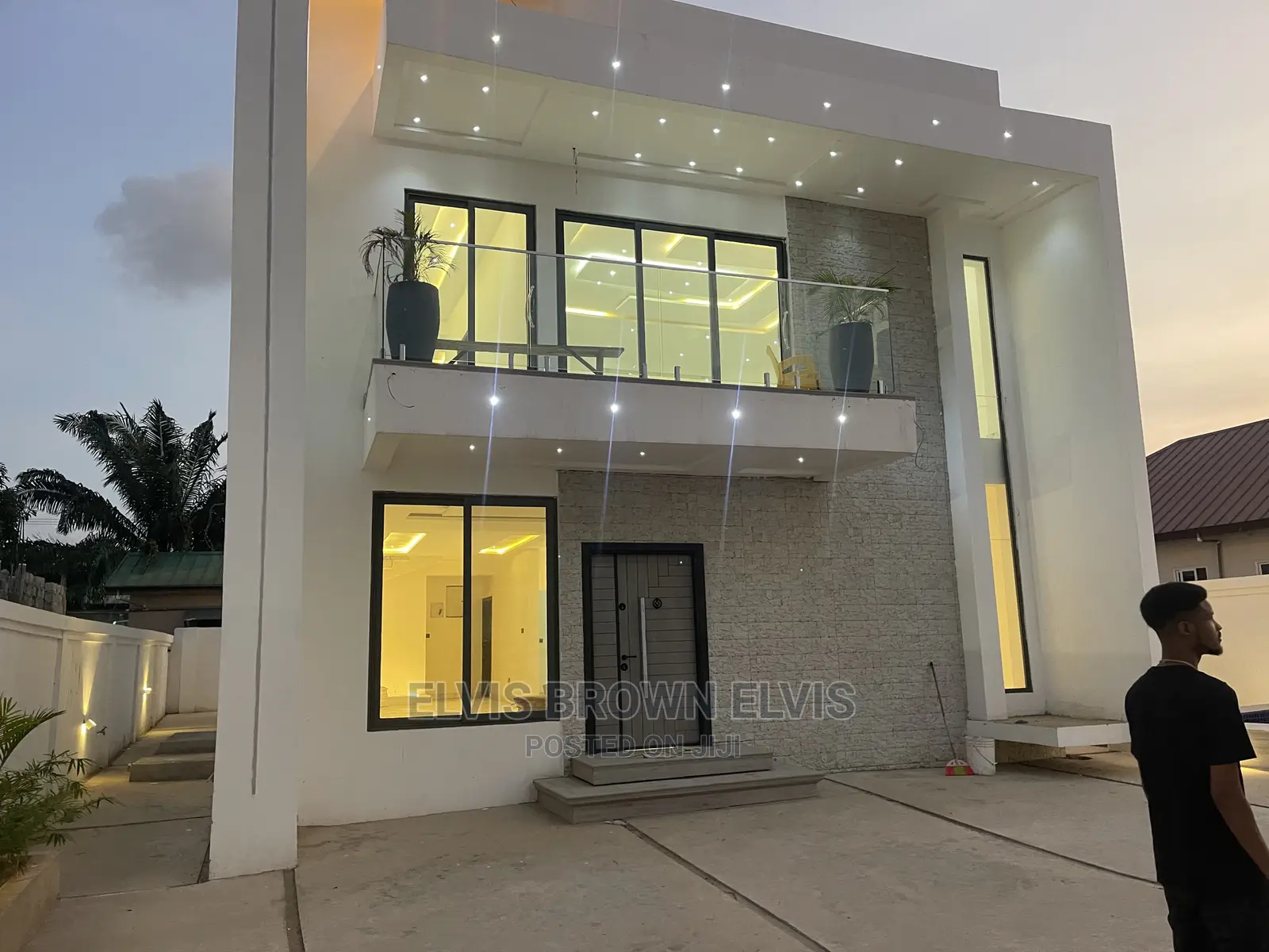 4bdrm Duplex in Living Large, Ashaley Botwe for Sale in Ashaley Botwe