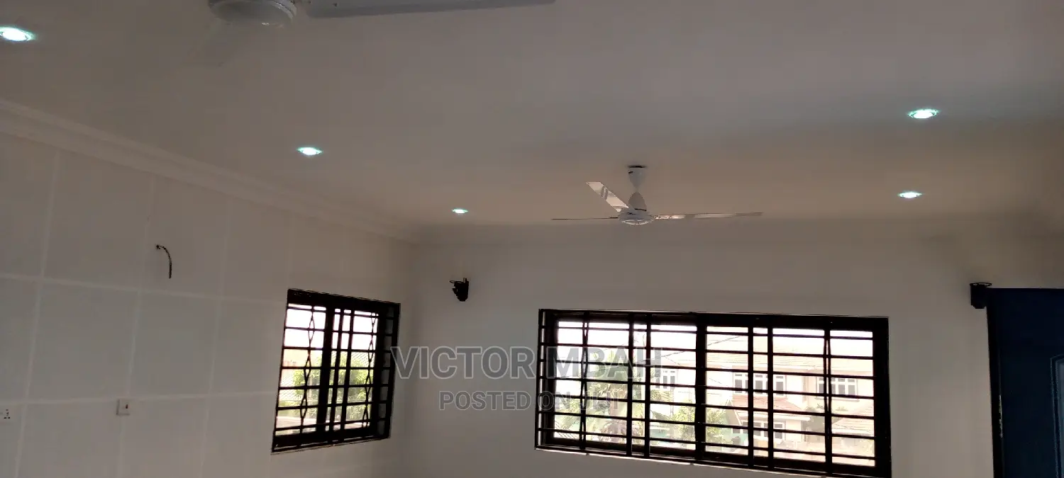 3bdrm Penthouse in Comm 25 Around, Tema Metropolitan for rent in Tema Metropolitan
