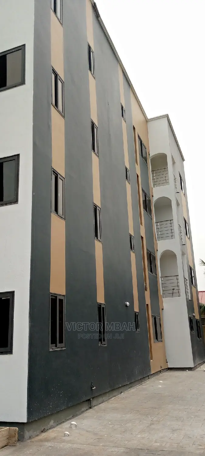 3bdrm Penthouse in Comm 25 Around, Tema Metropolitan for rent in Tema Metropolitan