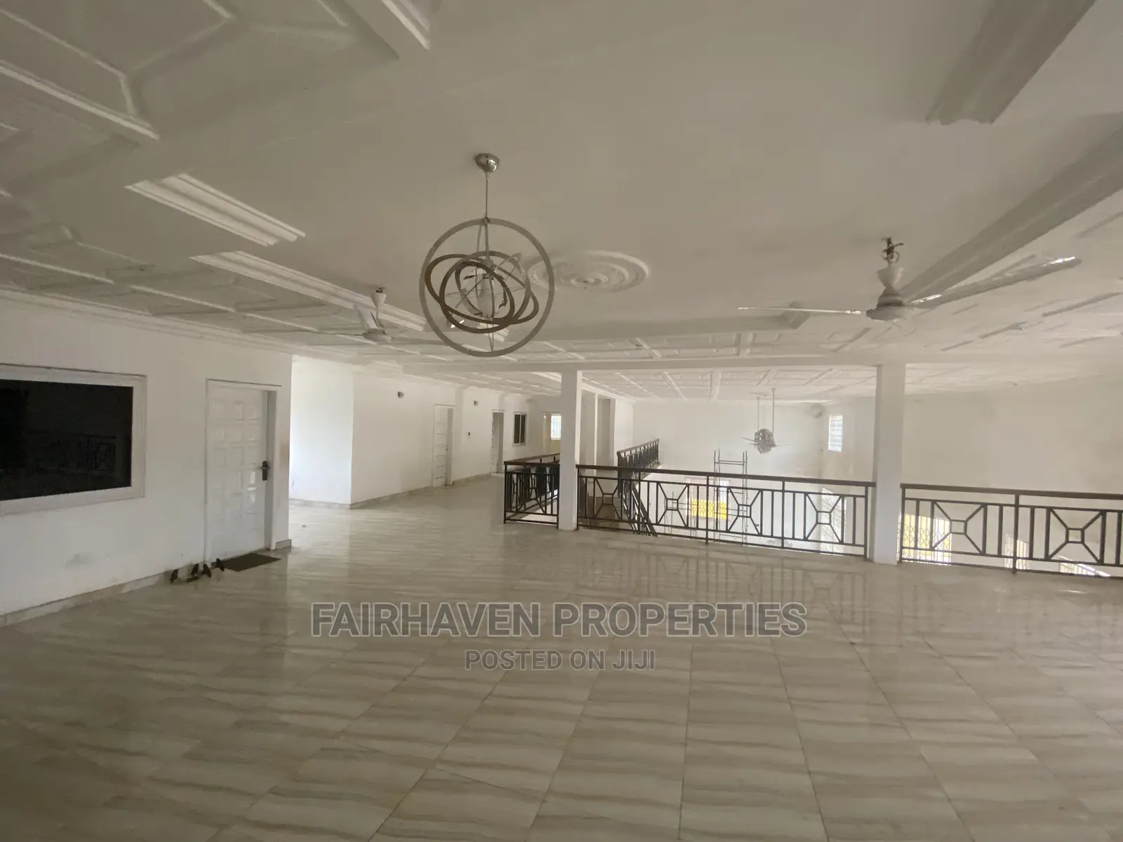 8bdrm House in Community 19, Accra Metropolitan for Rent in Accra Metropolitan