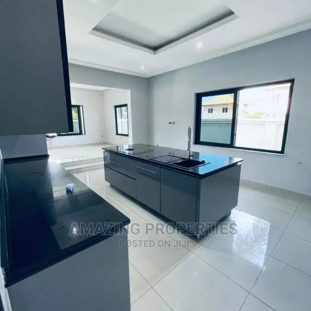 5bdrm House in East Legon for Sale in East Legon