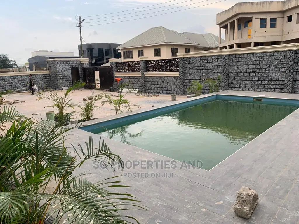 2bdrm Apartment in East Airport for Rent in Airport Residential Area