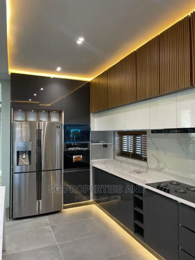 4bdrm Mansion in Community 20, Spintex for Sale in Spintex
