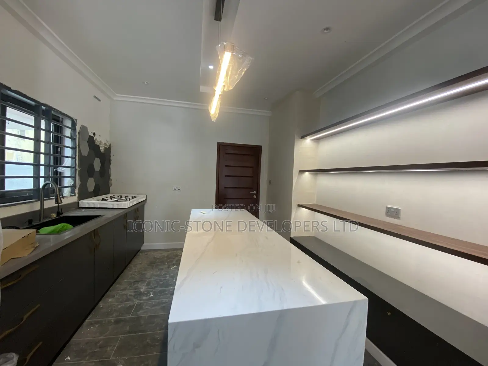 4bdrm House in Lakeside, Ashaley Botwe for Sale in Ashaley Botwe