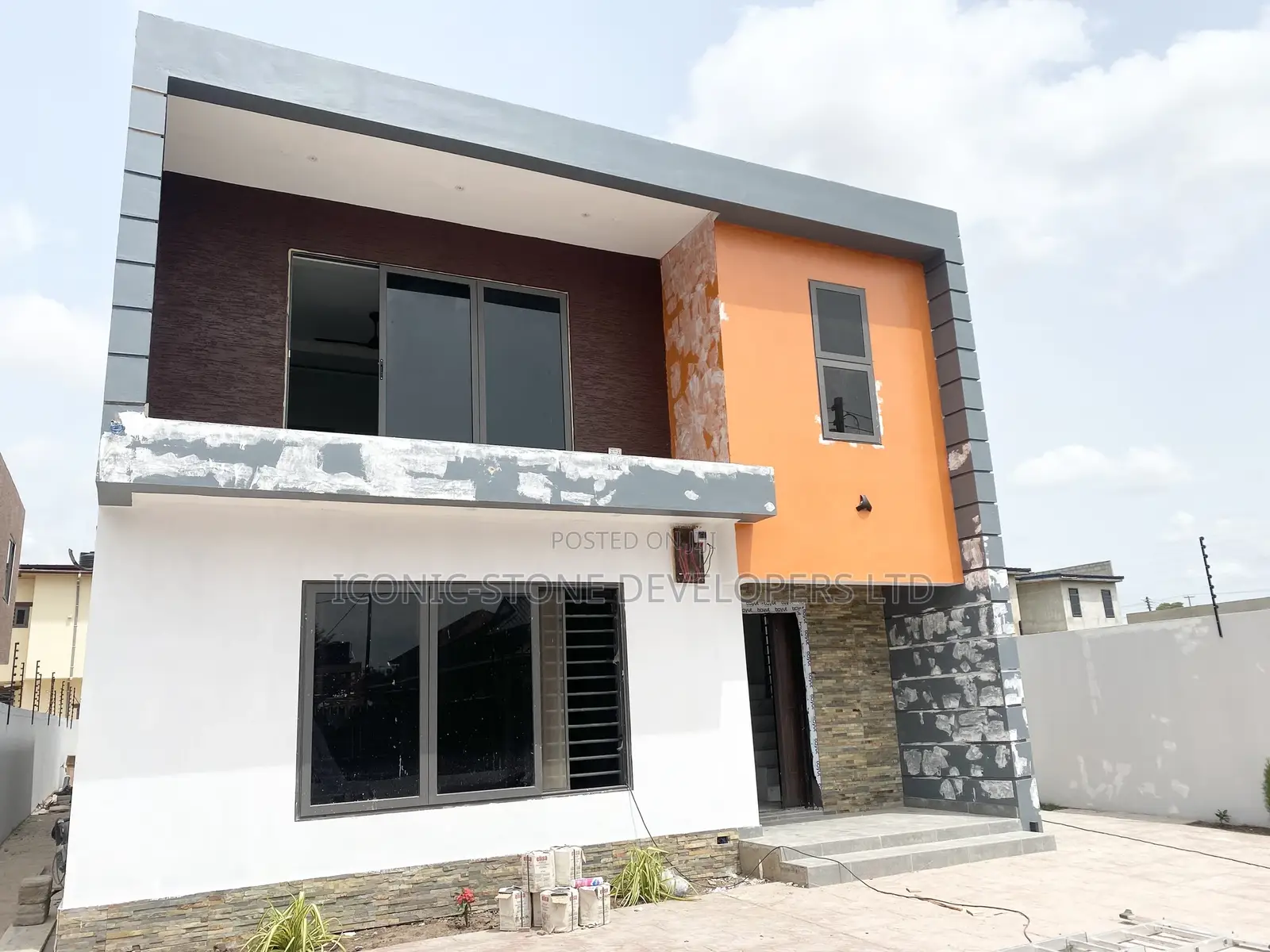 4bdrm House in Lakeside, Ashaley Botwe for Sale in Ashaley Botwe