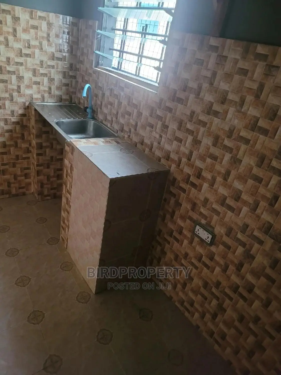 1bdrm Room & Parlour in Birdproperty, Little Roses Area for rent in Little Roses Area