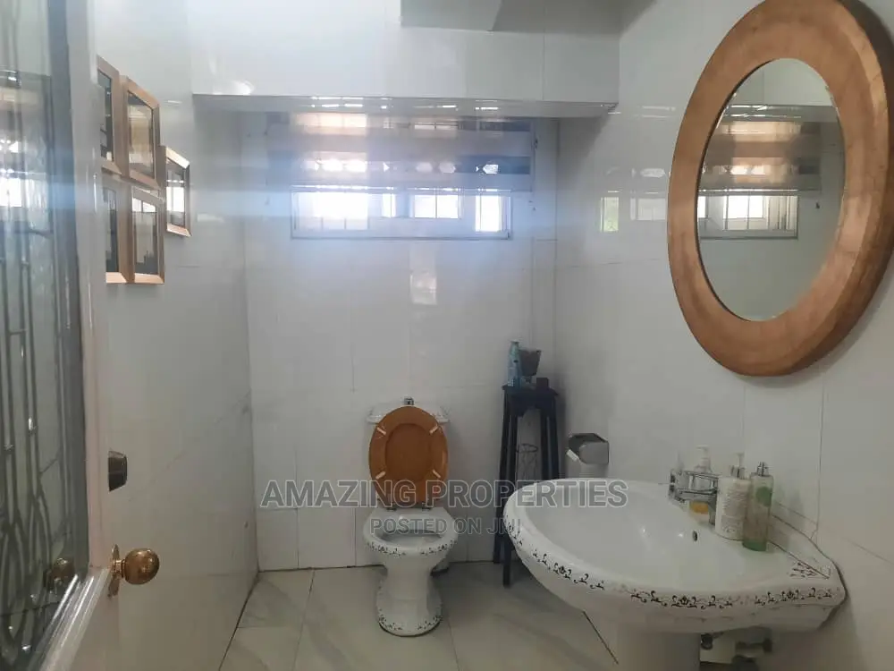 4bdrm House in 4Bedrooms With, Airport Residential Area for Rent in Airport Residential Area