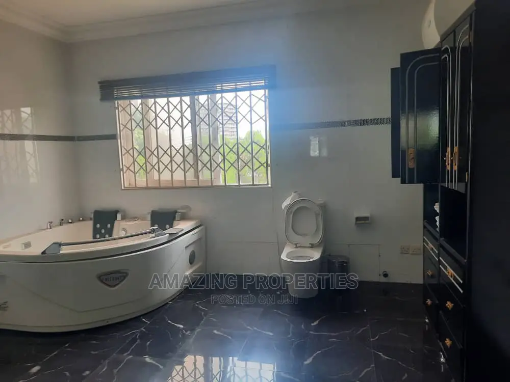 4bdrm House in 4Bedrooms With, Airport Residential Area for Rent in Airport Residential Area