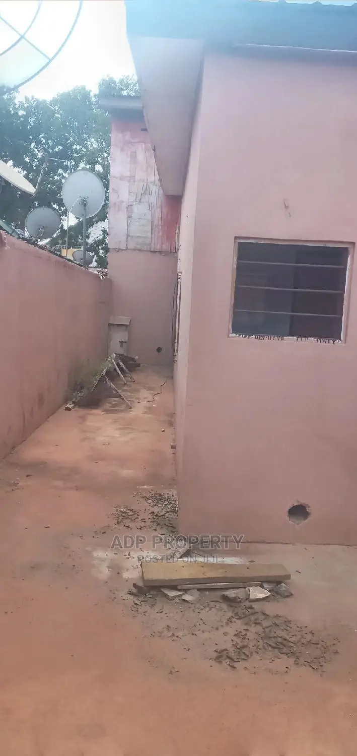 6bdrm House in Property For Sale At for sale in Accra Academy Area