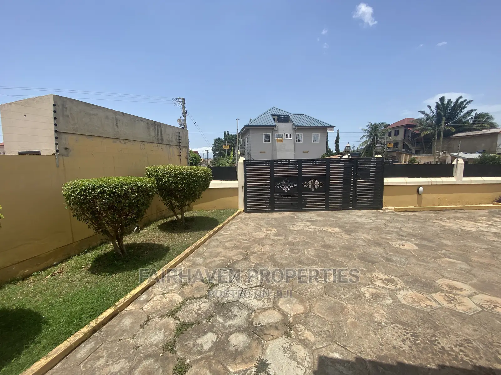 Fully Furnished 3 Bedrooms House at Spintex in Spintex