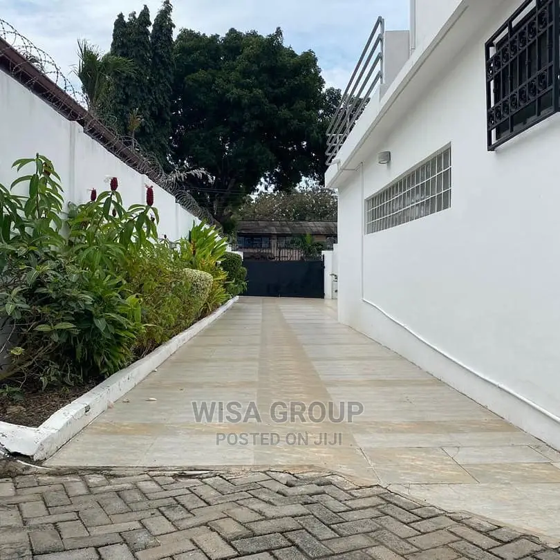 4bdrm Duplex in Wisa Groups, Osu for Rent in Osu