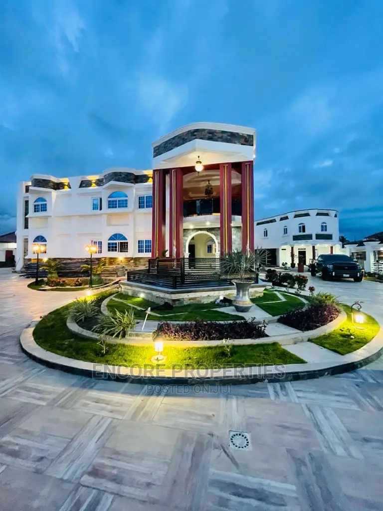 8bdrm Mansion in Tema for Sale in Tema Metropolitan