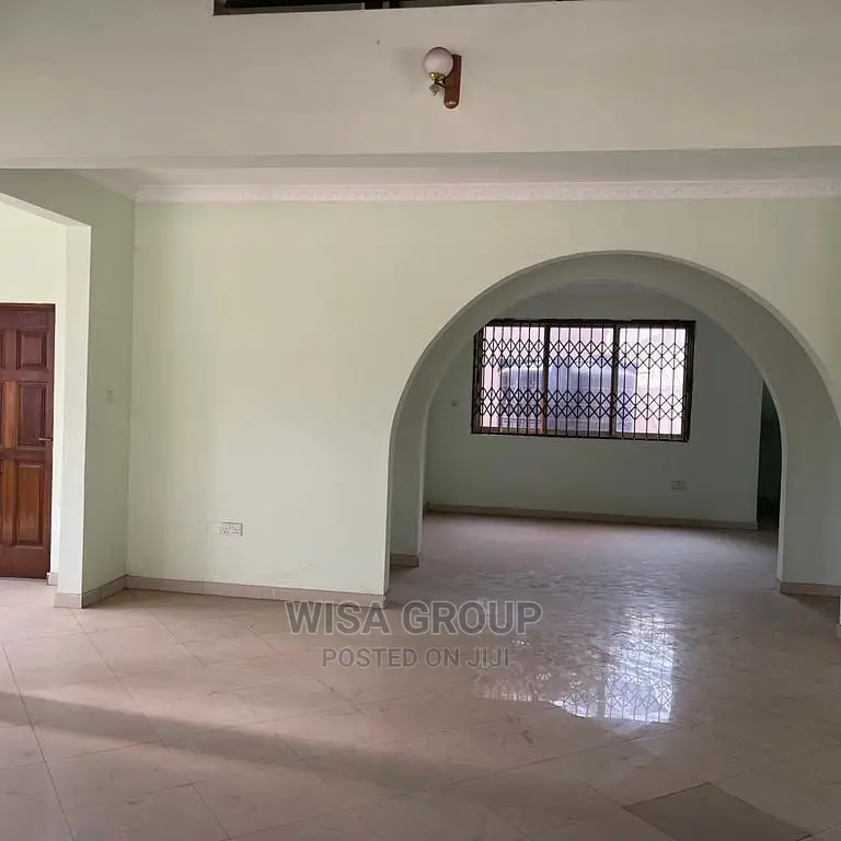 5bdrm Duplex in Wisa Groups, Accra Metropolitan for Rent in Accra Metropolitan