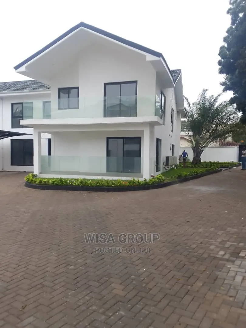4bdrm Duplex in Wisa Groups, Cantonments for Rent in Cantonments
