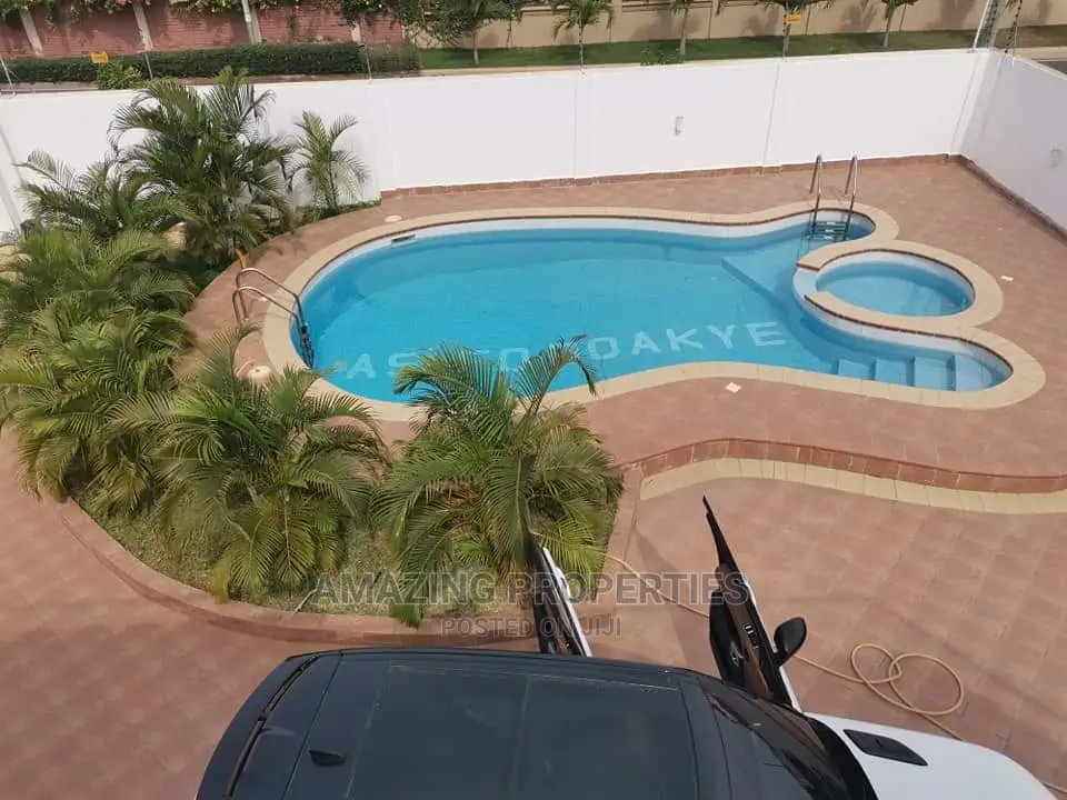 5bdrm House in East Legon, Spintex for Sale in Spintex