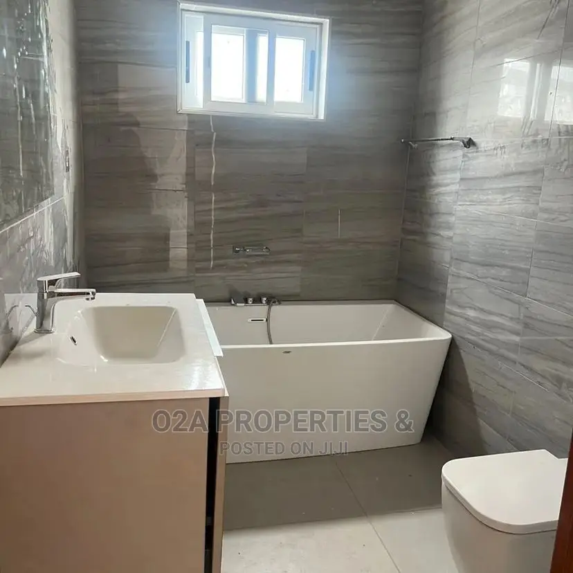 3bdrm House in Labone Junction for Rent in Labone Junction