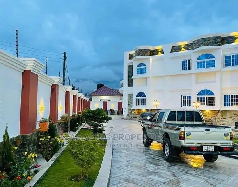 Furnished 7bdrm House in Tema Metropolitan for sale in Tema Metropolitan