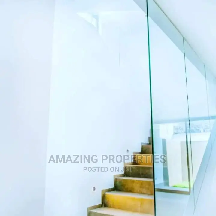 4bdrm Townhouse / Terrace in Cantonments for Rent in Cantonments