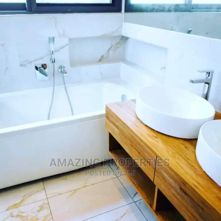 4bdrm Townhouse / Terrace in Cantonments for Rent in Cantonments