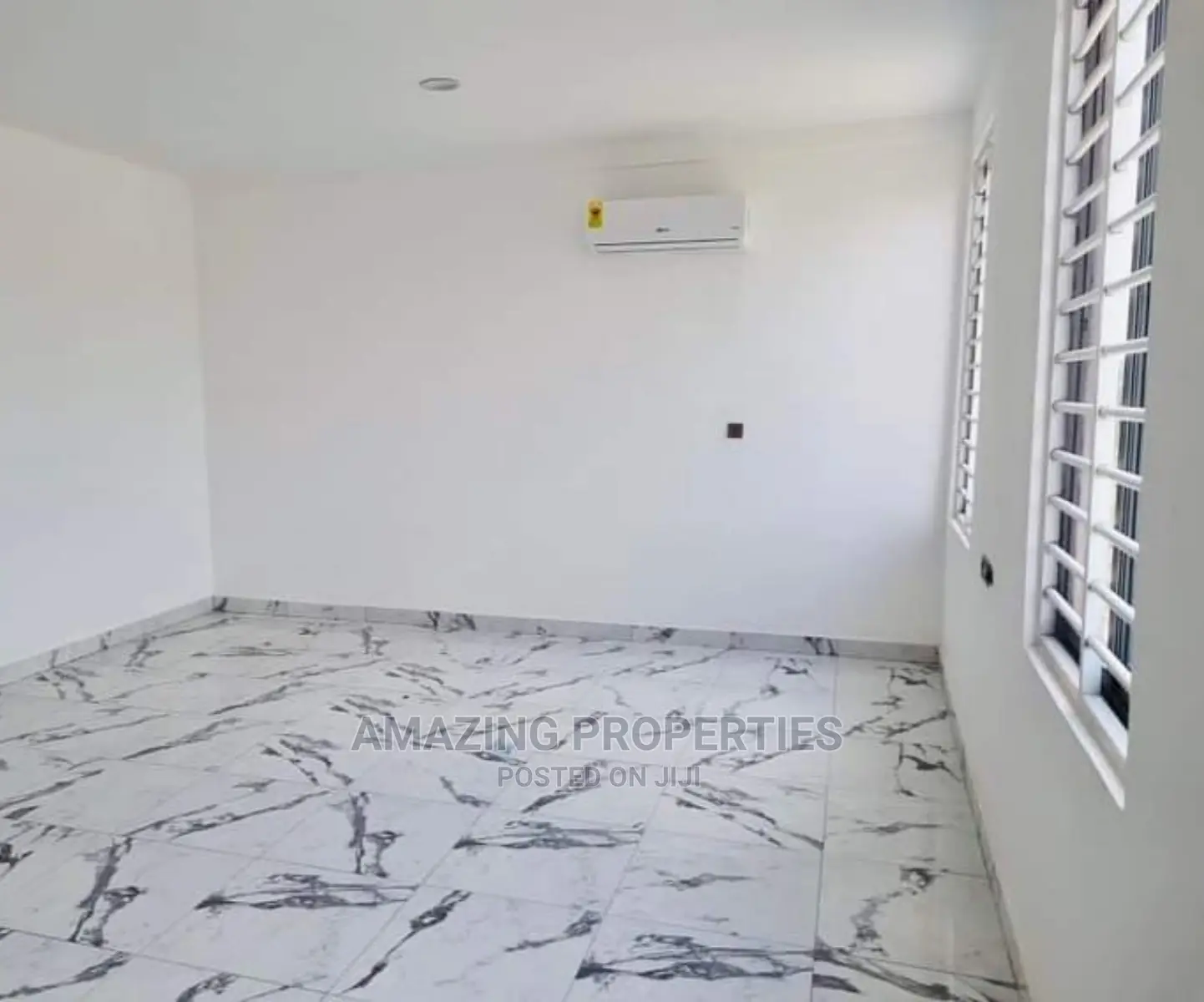 8bdrm House in East Legon for sale in East Legon