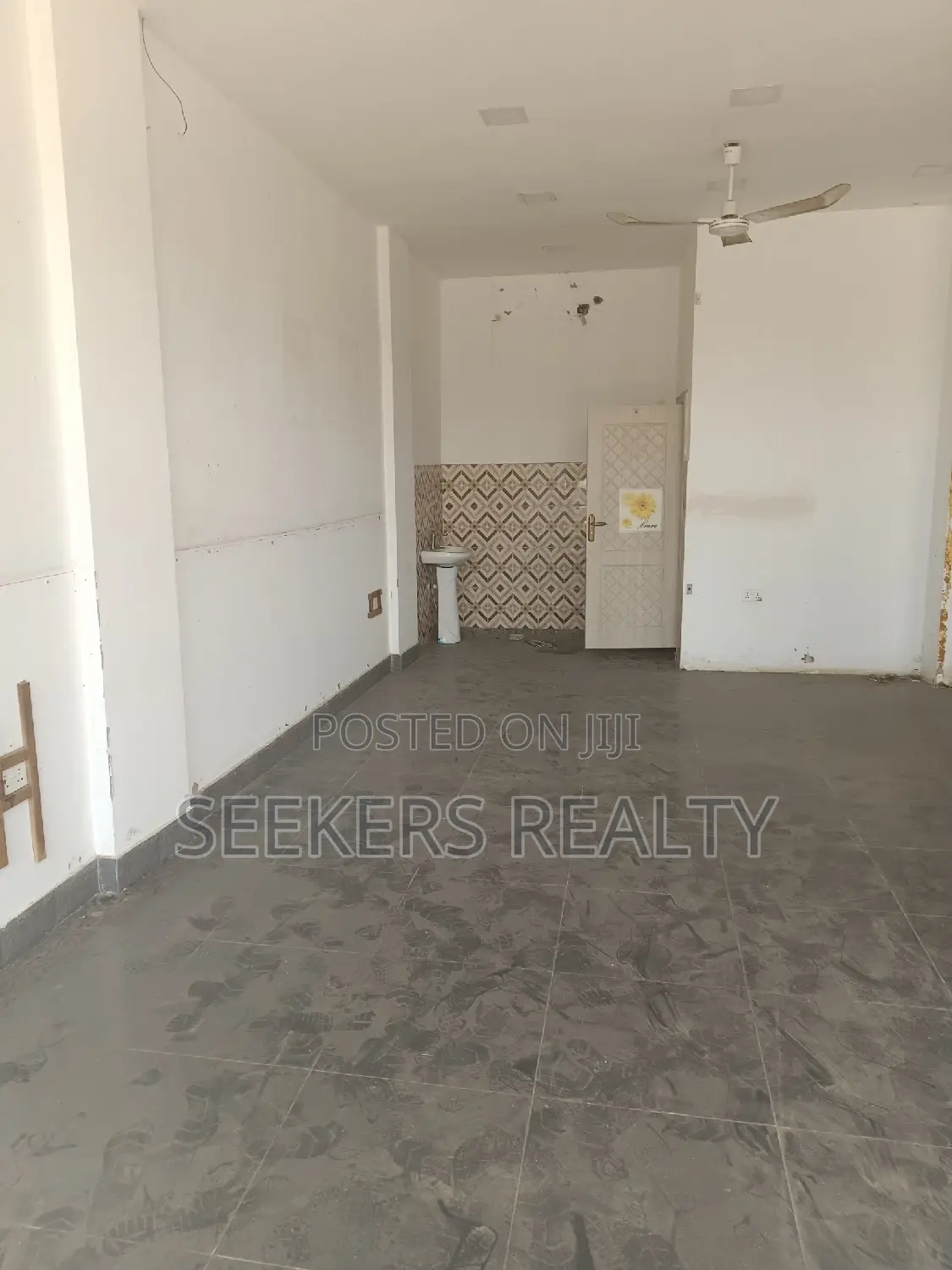 Shop for Rent at Osu . in Osu
