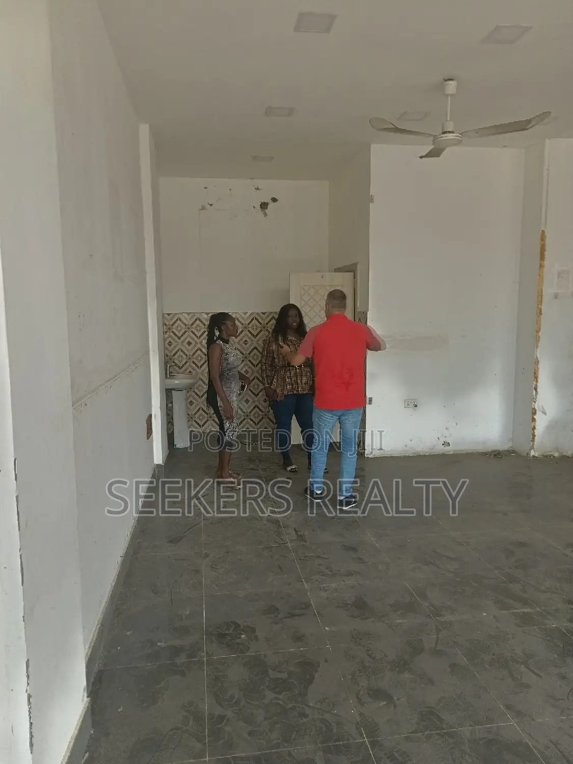 Shop for Rent at Osu . in Osu