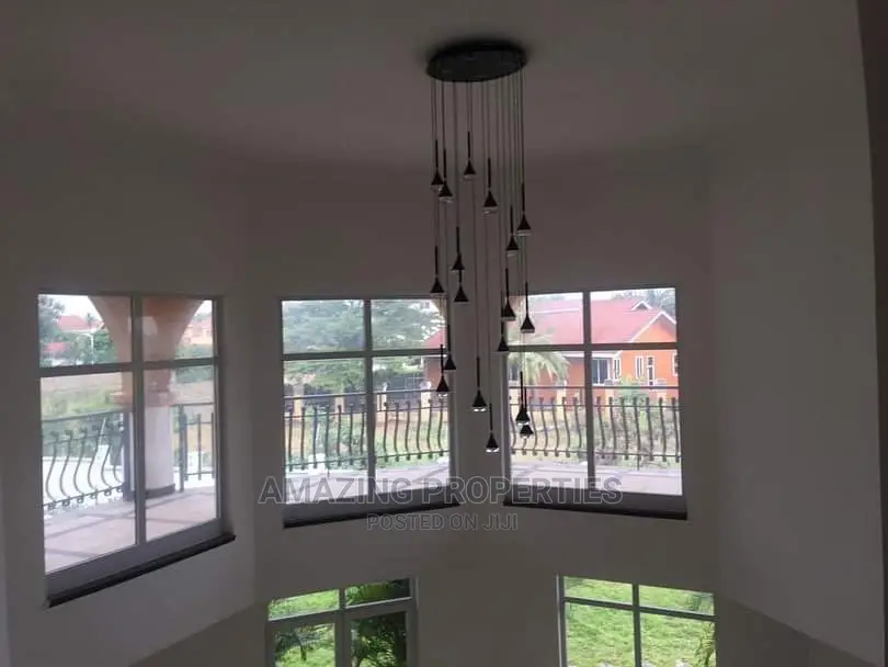 5bdrm House in Adjiriganor for Sale in Adjiriganor