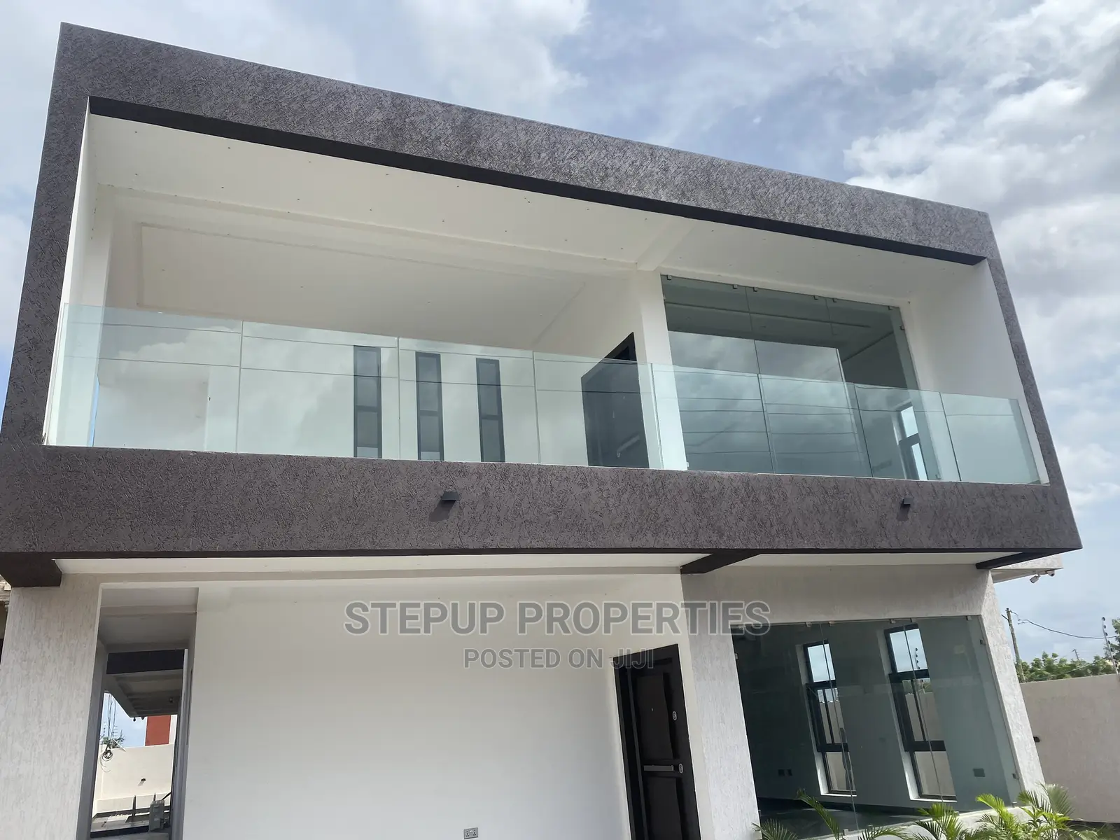 4bdrm House in Adenta for sale in Adenta