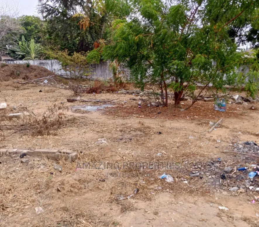 4 Plots of Land at Sakumono Estate in Ashomang Estate
