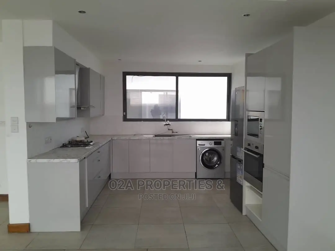4bdrm House in Lincoln School Area for Sale in Lincoln School Area
