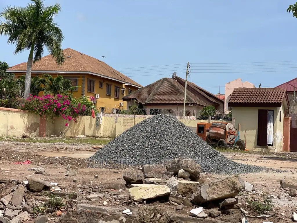 1 Plot of Roadside Land Available for Sale at Dzorwulu in Dzorwulu