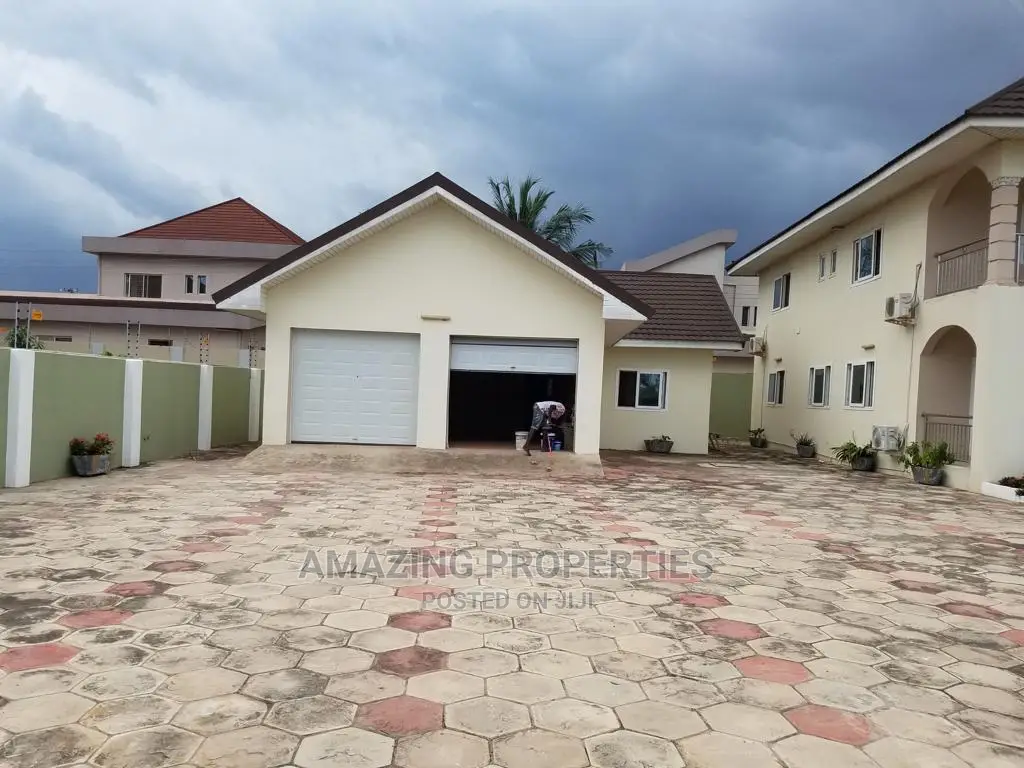 5bdrm House in Spintex for Sale in Spintex
