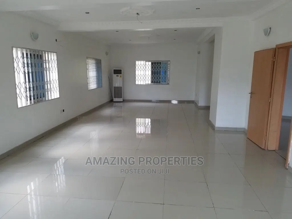 5bdrm House in Spintex for Sale in Spintex