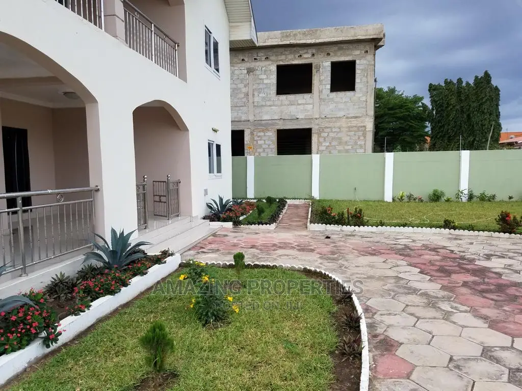 5bdrm House in Spintex for Sale in Spintex