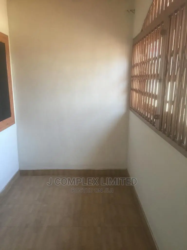 Shop to Let by the South La Estate Major Road in Hospital Area