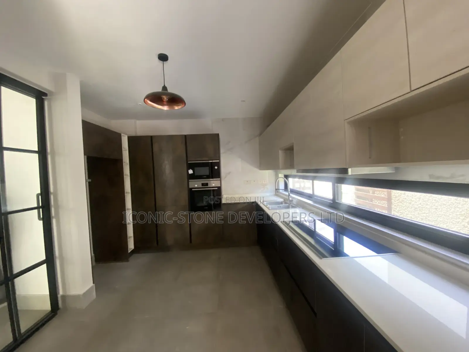 4bdrm Townhouse / Terrace in Cantonments for rent in Cantonments