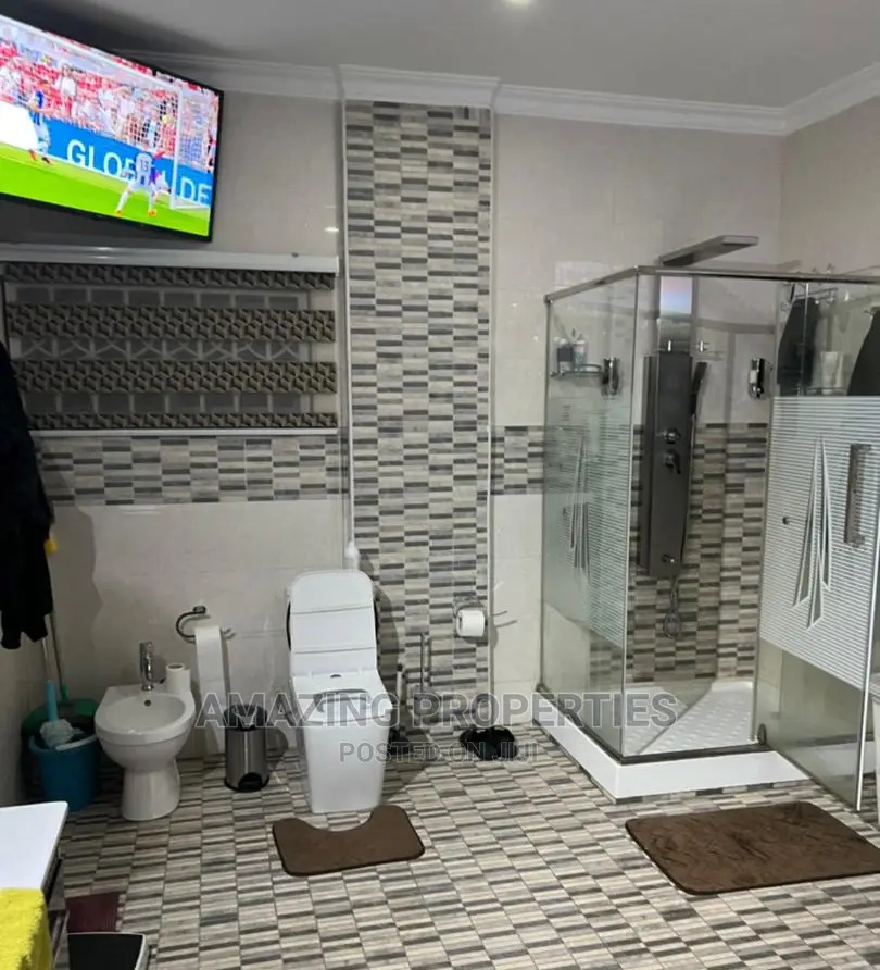 Furnished 7bdrm House in East Legon for sale in East Legon