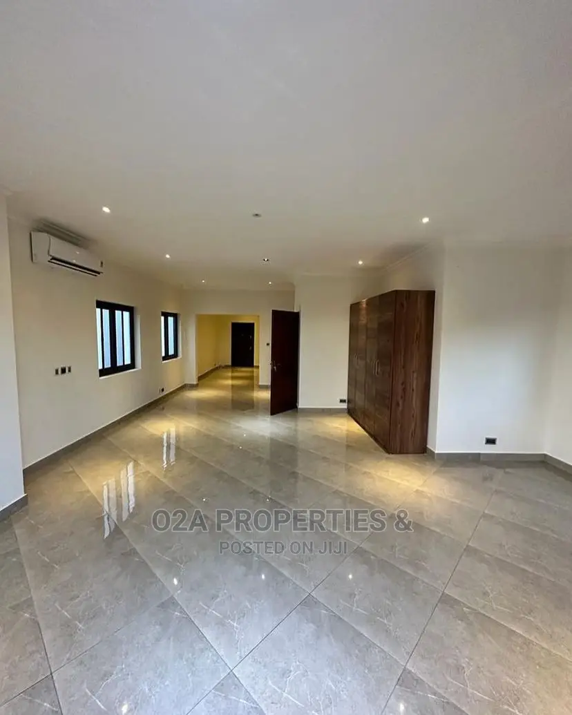 5bdrm House in a C Mall Area for Rent in A&C Mall Area