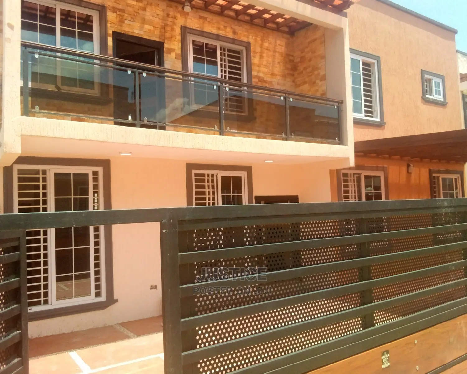 3bdrm Duplex in East Airport for rent in Airport Residential Area