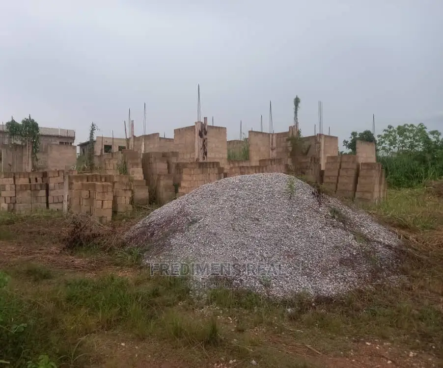 4bdrm House in Fredimens Real, Kumasi Metropolitan for Sale in Kumasi Metropolitan