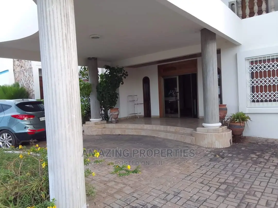 Corporate Office House With Boys Quarter North Ridge in North Ridge