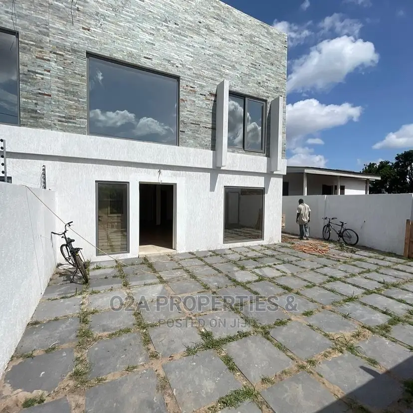 4bdrm House in Dzorwulu for Sale in Dzorwulu