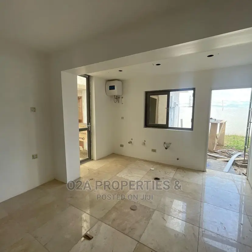 4bdrm House in Dzorwulu for Sale in Dzorwulu