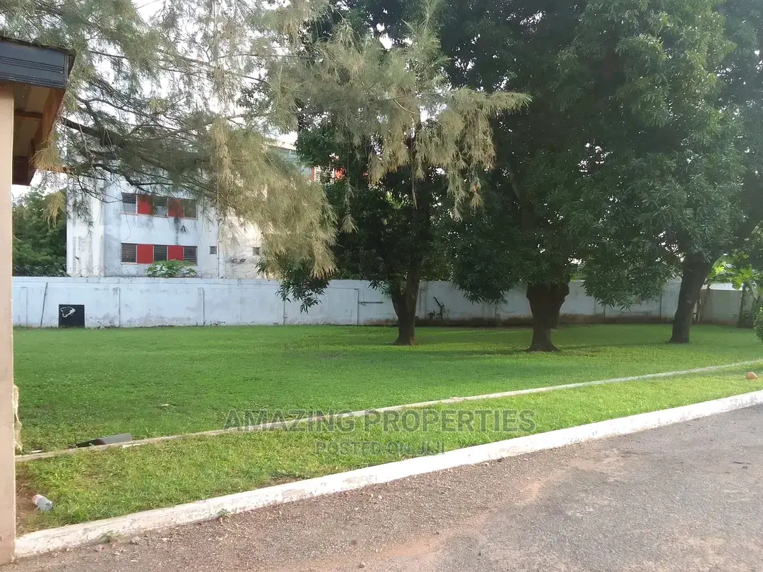 Corporate Office House With Boys Quarter in North Ridge