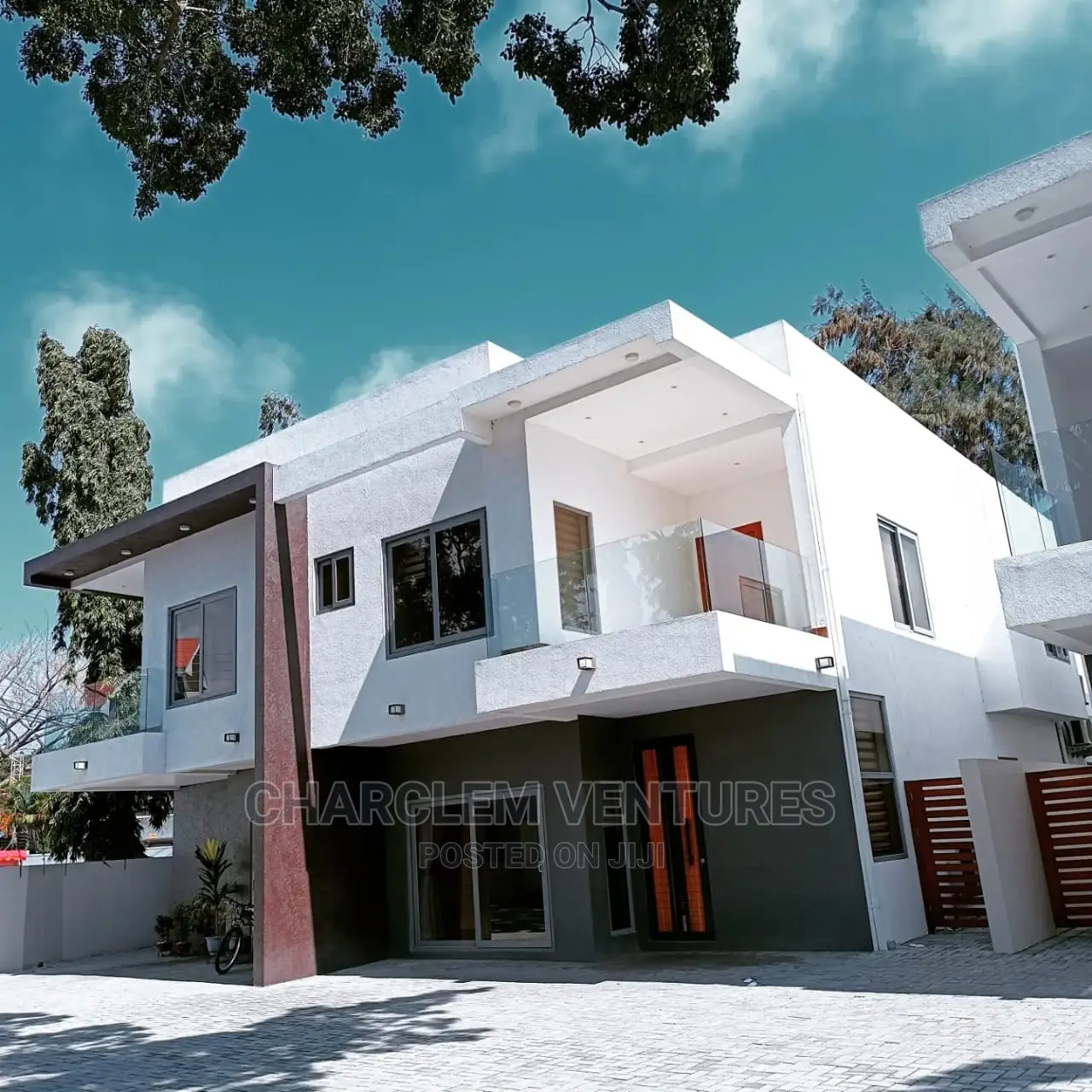 3bdrm Townhouse / Terrace in Charclem Ventures, Labone for rent in Labone