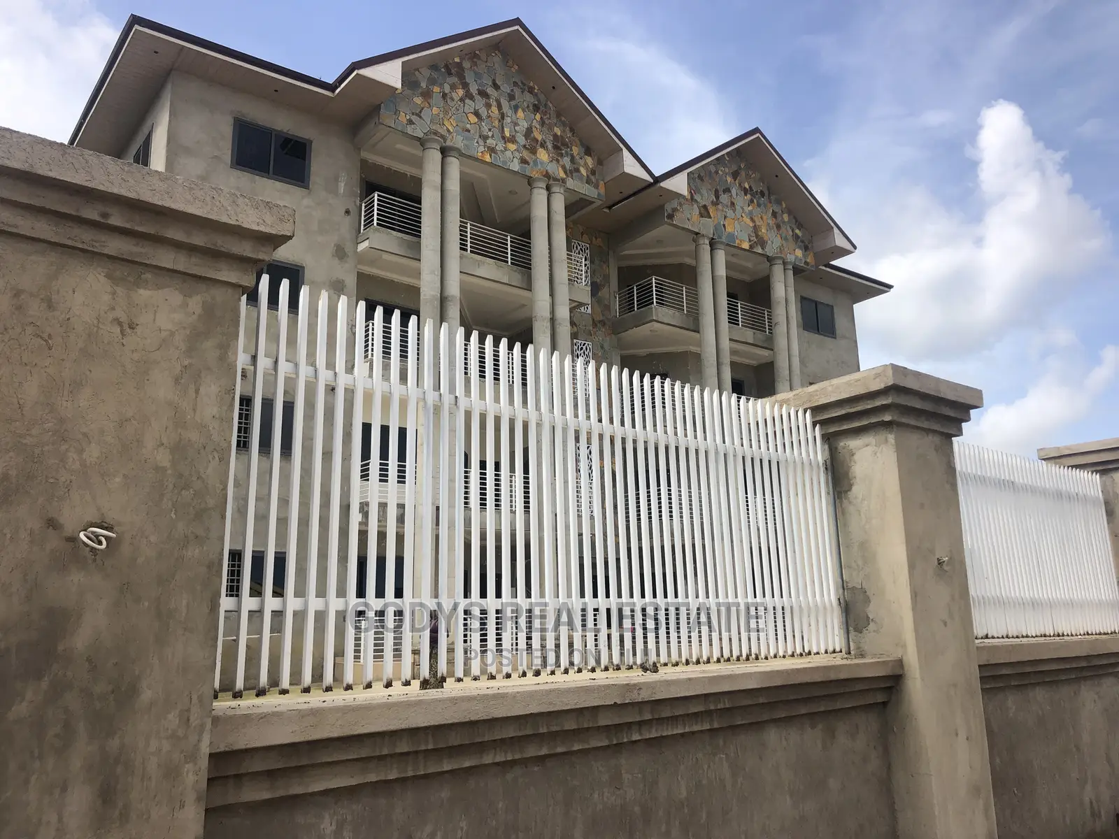 2bdrm Apartment in Obom Road, Kasoa for rent in Kasoa